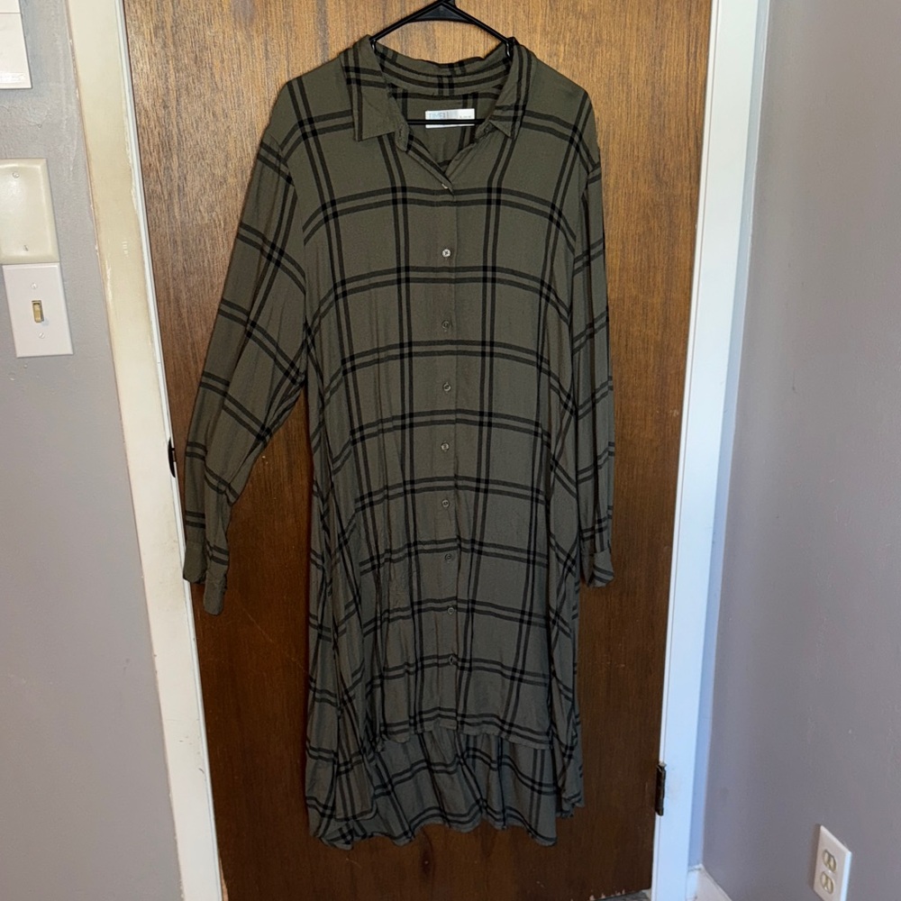 Time and Tru Olive Plaid Long Sleeve Dress